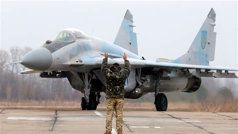 Poland to be 1st NATO member to give Ukraine fighter jets